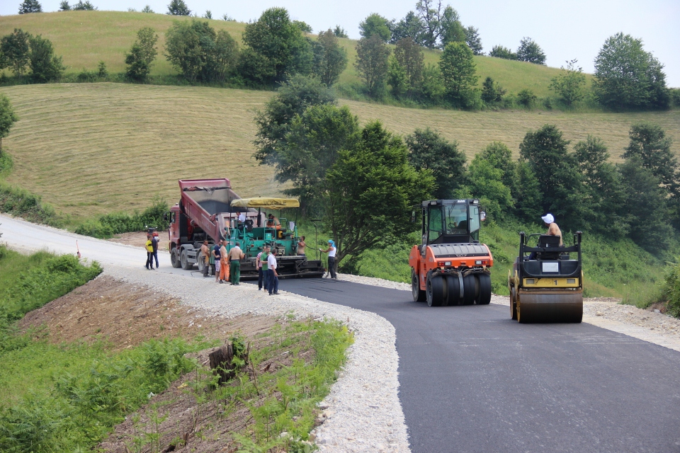 ELKASOVA RIJEKA BOGATIJA ZA NOVU DIONICU ASFALTNOG PUTA