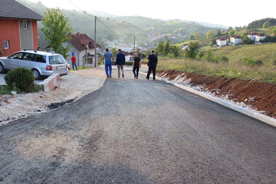 ASFALTIRANA KRUPSKA ULICA