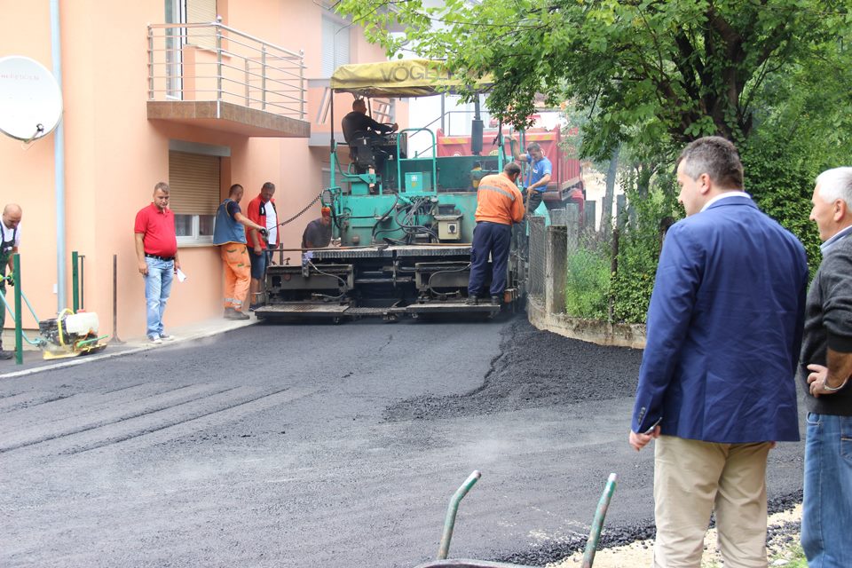 NOVA DIONICA ASFALTNOG PUTA U NASELJU MULALIĆI