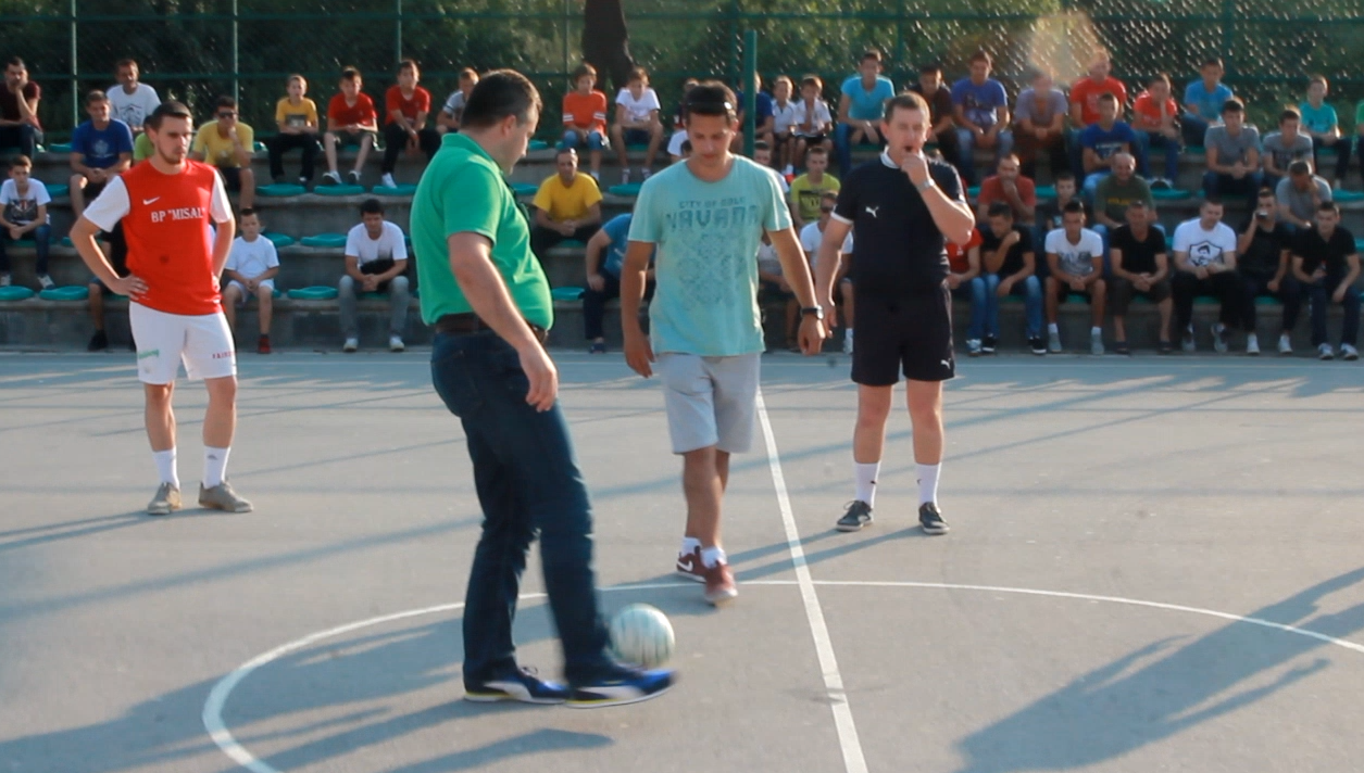 NAČELNIK BUNIĆ I SIN IZETA NANIĆA OTVORILI MALONOGOMETNI TURNIR