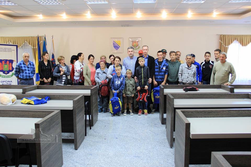 DONACIJA DŽEMATA “BOŠNJAK” IZ GRAZA ZA ŠKOLSKU DJECU