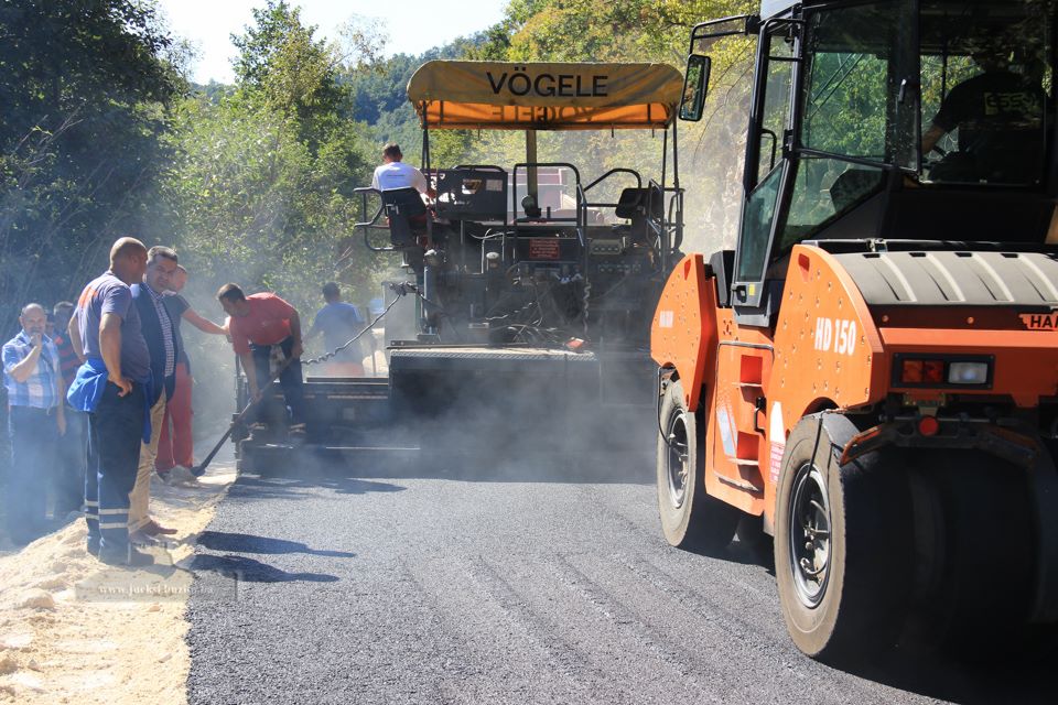 ASFALTIRANA  NOVA DIONICA PUTA ČAVA–RADOČ
