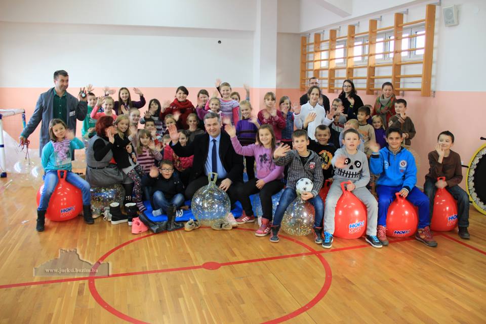 URUČENA SPORTSKA OPREMEMA UČENICIMA PODRUČNE ŠKOLE “ELKASOVA RIJEKA”