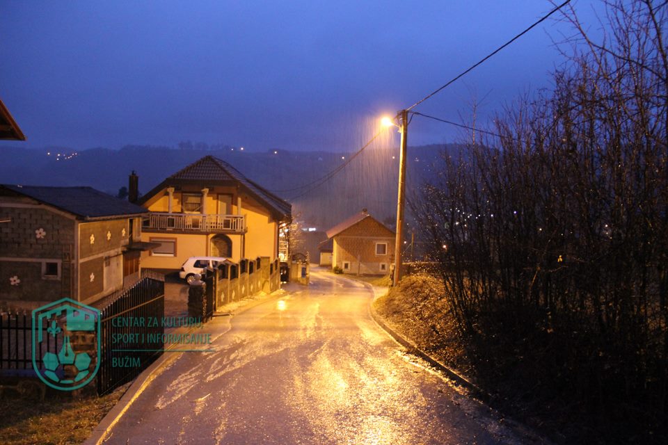 PORIĆI IZGRADILI JAVNU RASVJETU