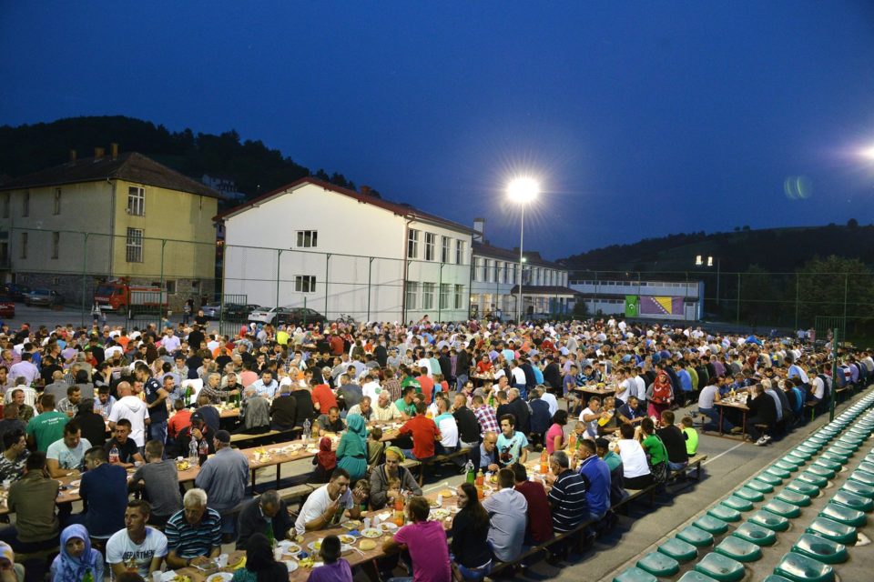 NARODNI IFTAR ZA OKO 1.300 POSTAČA