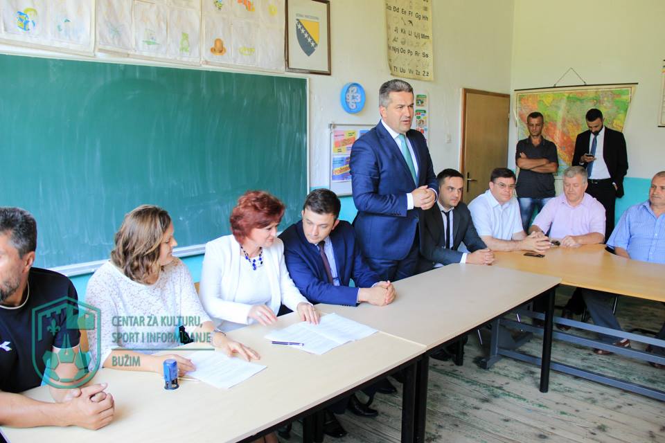 POTPISAN UGOVOR ZA I FAZU IZGRADNJE ŠKOLE U BUĆEVCIMA