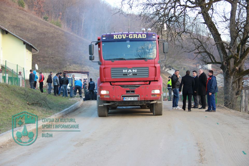 ASFALTIRAN PUT U MZ VRHOVSKA