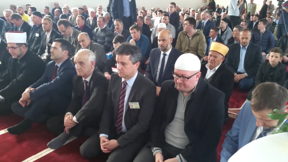 OPĆINSKI NAČELNIK ZIKRIJA DURAKOVIĆ NA OBILJEŽAVANJU GODIŠNJICE DŽEMATA BOŠNJAK GRAZ