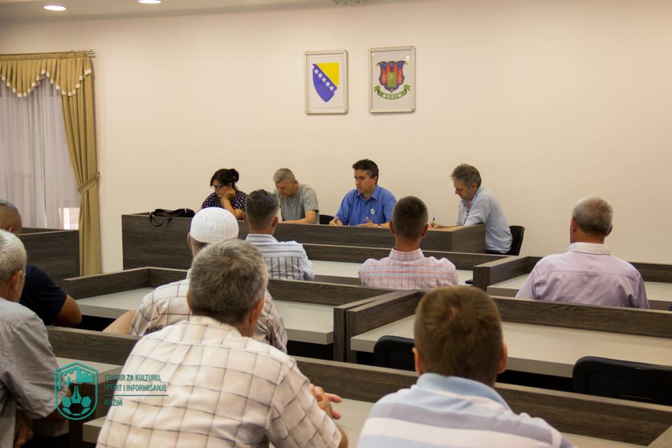 OPĆINA BUŽIM ORGANIZIRALA SASTANAK PROIZVOĐAČA I OTKUPLJIVAČA MALINA