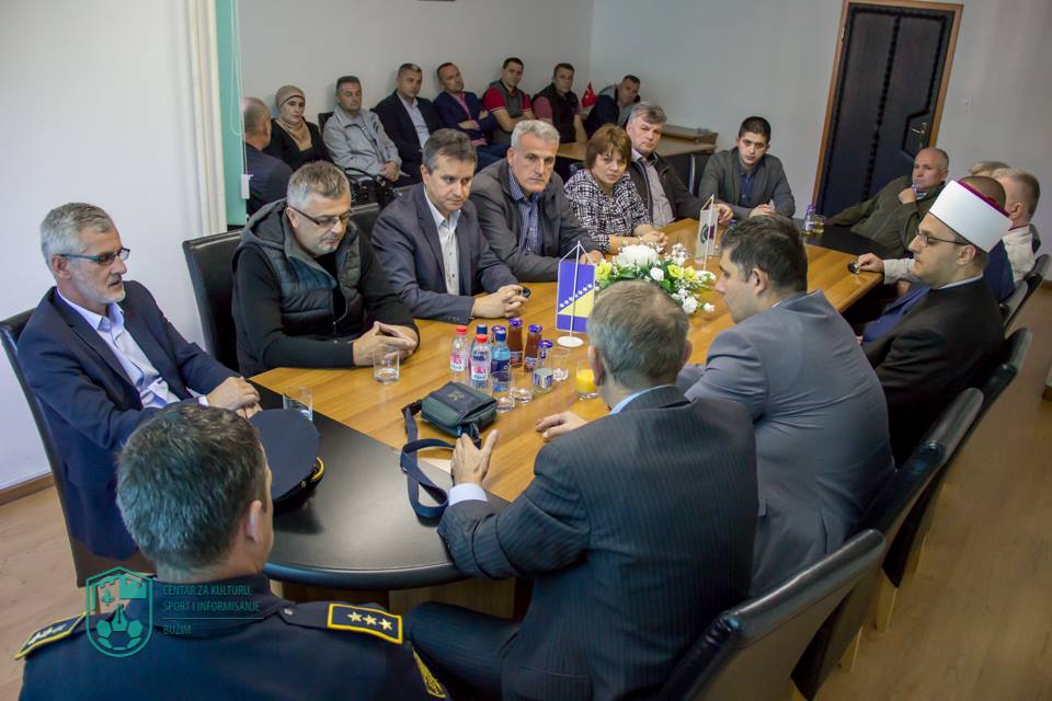 POVODOM OBILJEŽAVANJA GODIŠNJICE FORMIRANJA 5. KORPUSA DELEGACIJA POSJETILA TURBE GENERALA IZETA NANIĆA