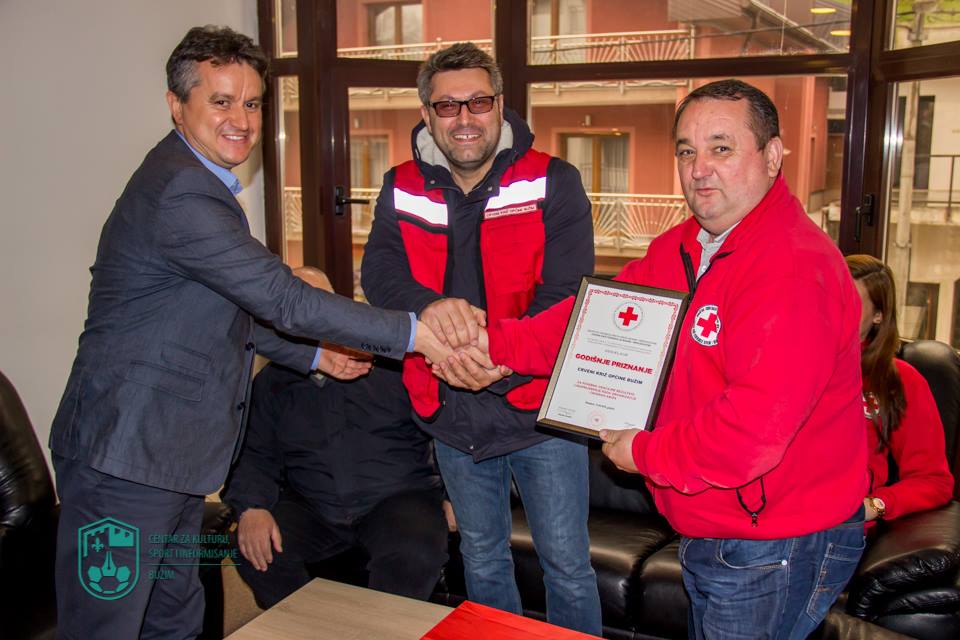 URUČENO PRIZNANJE CRVENOM KRIŽU OPĆINE BUŽIM