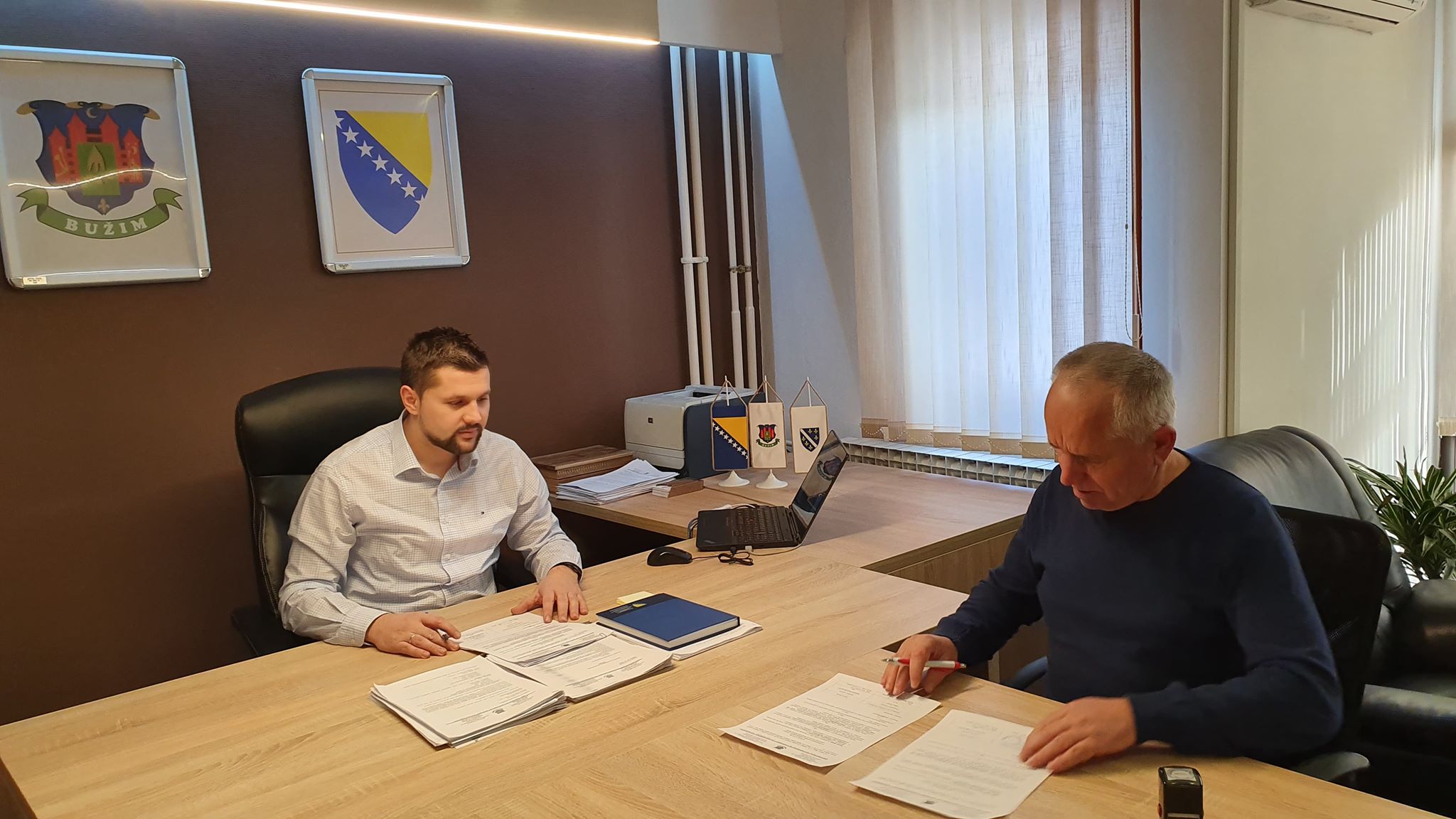 NOVA RASVJETA, JARBOLI I ZASTAVE NA TURBETU GENERALA IZETA NANIĆA I ŠEHIDA 505. VBBR