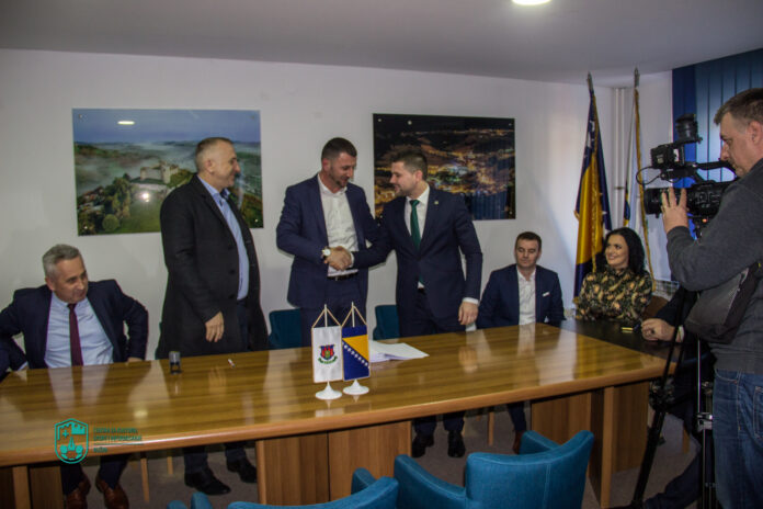 POTPISAN UGOVOR ZA REKONSTRUKCIJU RASKRSNICE NA TRGU „ALIJA IZETBEGOVIĆ“