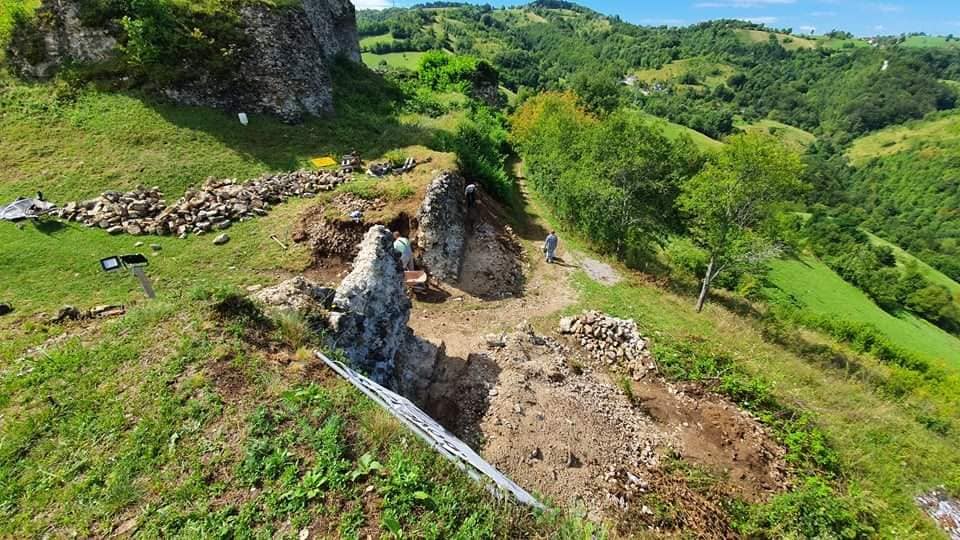 POČELI RADOVI NA ZAŠTITI I REKONSTRUKCIJI STAROG GRADA BUŽIM