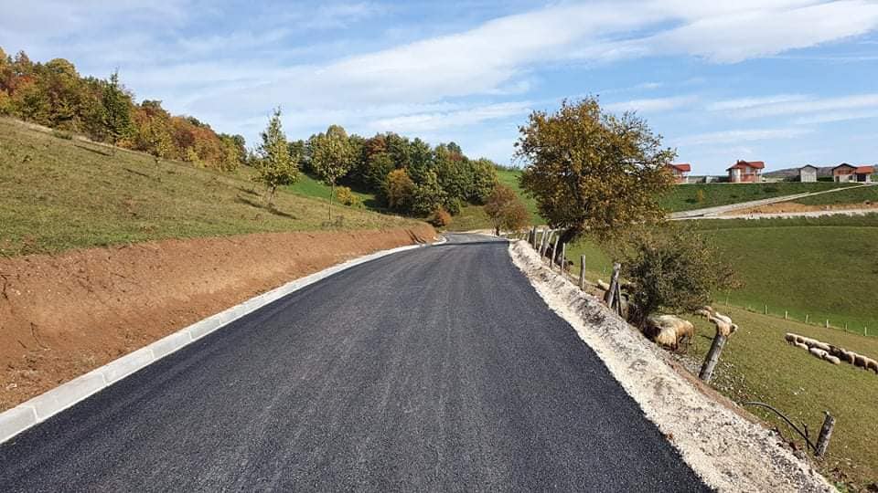 ASFALTIRAN PUT RADOČ-KRIŽ