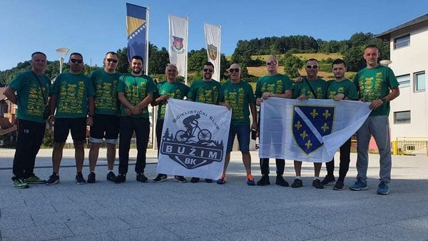 ČLANOVI BICIKLISTIČKOG KLUBA BUŽIM ISPRAĆENI NA BICIKLISTIČKI MARATON BIHAĆ-SREBRENICA