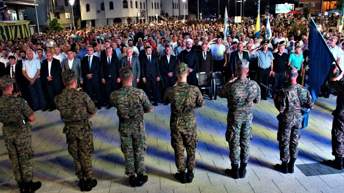 BUŽIMLJANI UPUTILI OTVORENO PISMO I ZATRAŽILI IZVINJENJE PREMIJERA RUŽNIĆA