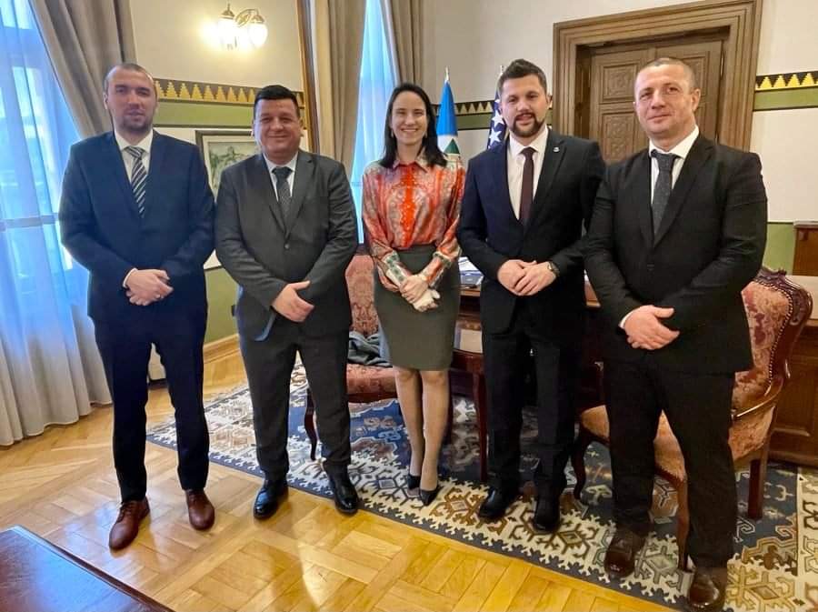 POČASNI GRAĐANIN OPĆINE BUŽIM-GRADONAČELNICA GRADA SARAJEVA BENJAMINA KARIĆ-LONDRC