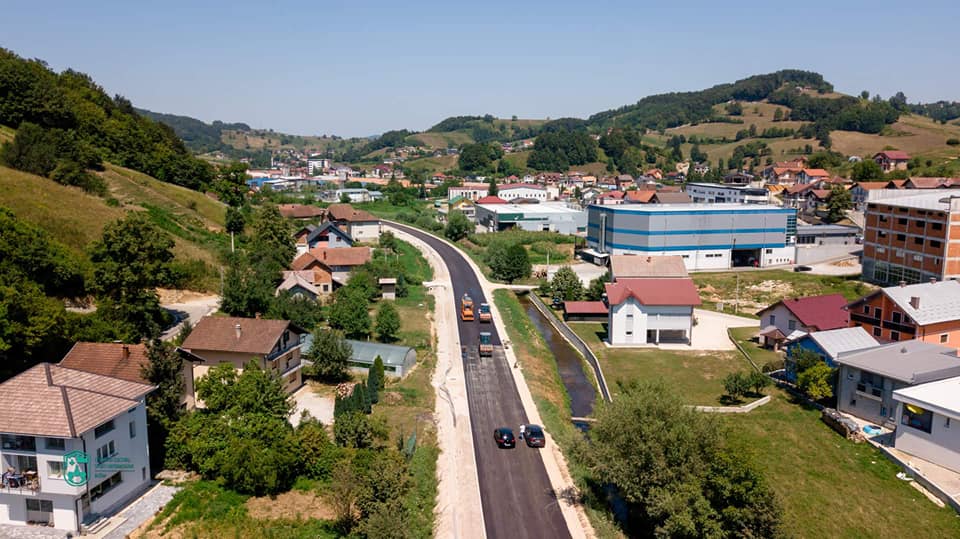 ZAVRŠENO ASFALTIRANJE OBILAZNICE  OD OSNOVNE ŠKOLE DO BEGOVIĆA