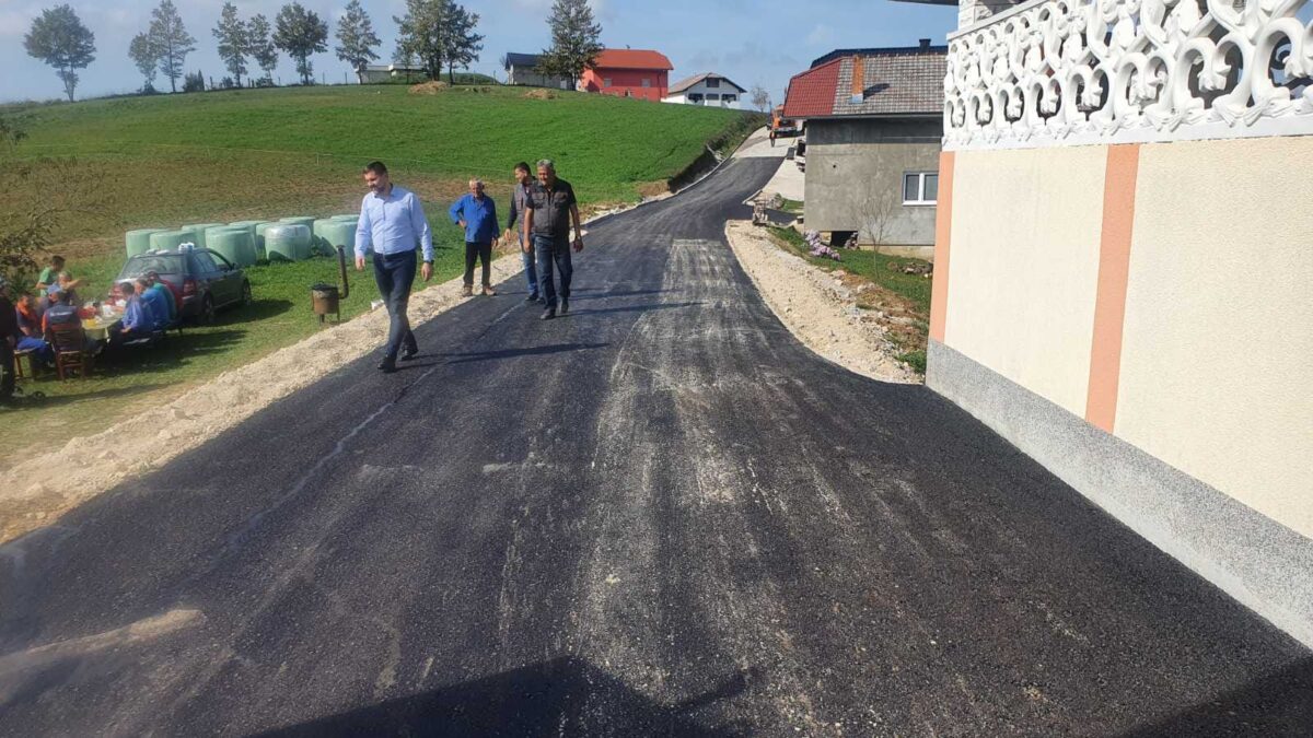 ASFALTIRANA JOŠ DVA PUTNA PRAVCA U DVIJE MJESNE ZAJEDNICE