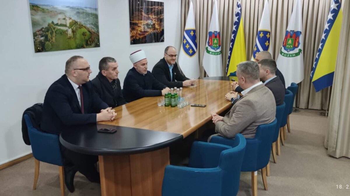 MUFTIJA BIHAĆKI MEHMED EF. KUDIĆ U SLUŽBENOJ POSJETI OPĆINI BUŽIM