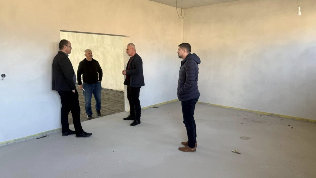 NAČELNIK OPĆINE OBIŠAO ZAVRŠNE RADOVE NA FISKULTURNOJ SALI U ČAVI