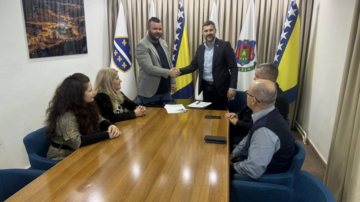 POTPISAN UGOVOR ZA IZGRADNJU REZERVOARA U MZ JUSUFOVIĆI