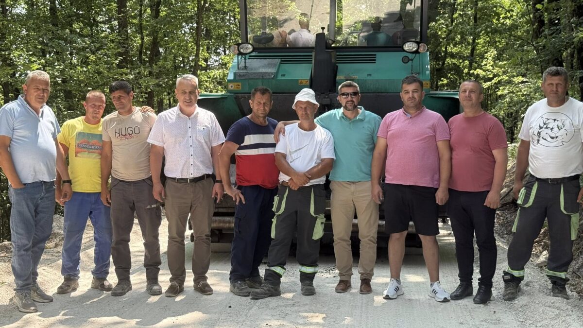 ASFALTIRANA TRI PUTNA PRAVCA U MZ ZARADOSTOVO