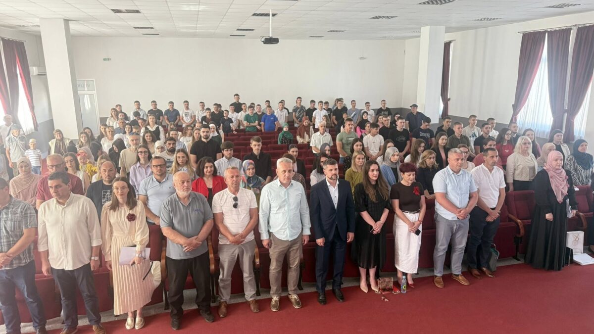 ODRŽANA DODJELA DIPLOMA MATURANTIMA MJEŠOVITE SREDNJE ŠKOLE