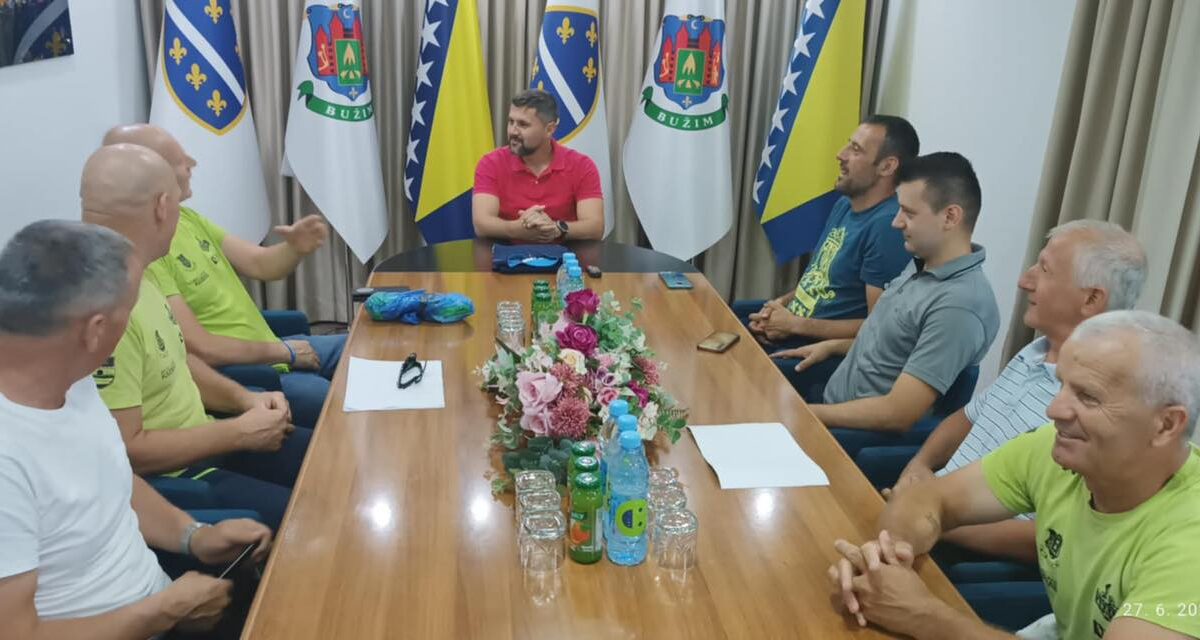 NAČELNIK PRIMIO ČLANOVE BICIKLISTIČKOG KLUBA BUŽIM