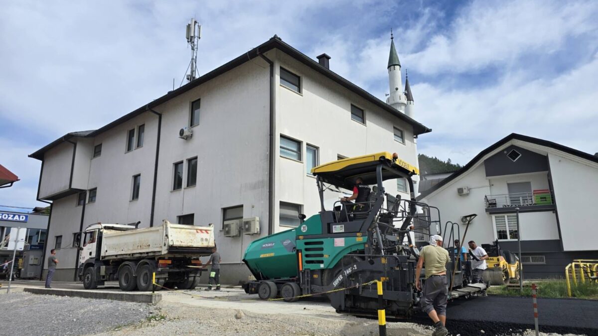 ASFALTIRAN PRISTUPNI PUT KOD POŠTE